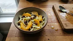 Ensalada italiana de naranja e hinojo: fresca, rápida y crujiente (sin cocción)