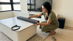 Cómo ubicar la TV para que los diálogos se escuchen claro sin subir el volumen