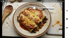 Canelones de berenjena gratinados: con carne, tomate y bechamel, sin usar pasta